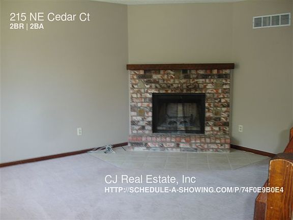 2nd image of 215 NE Cedar Ct
