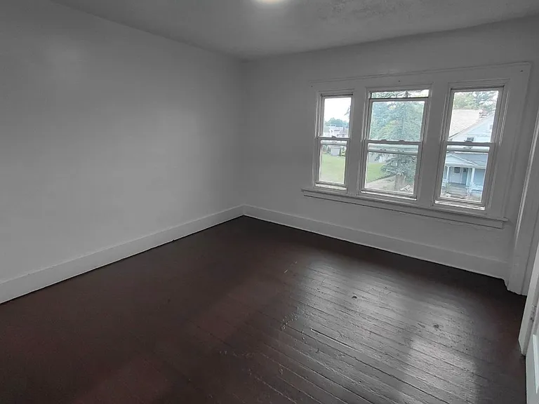 724 S Linden Ave — Photo 10