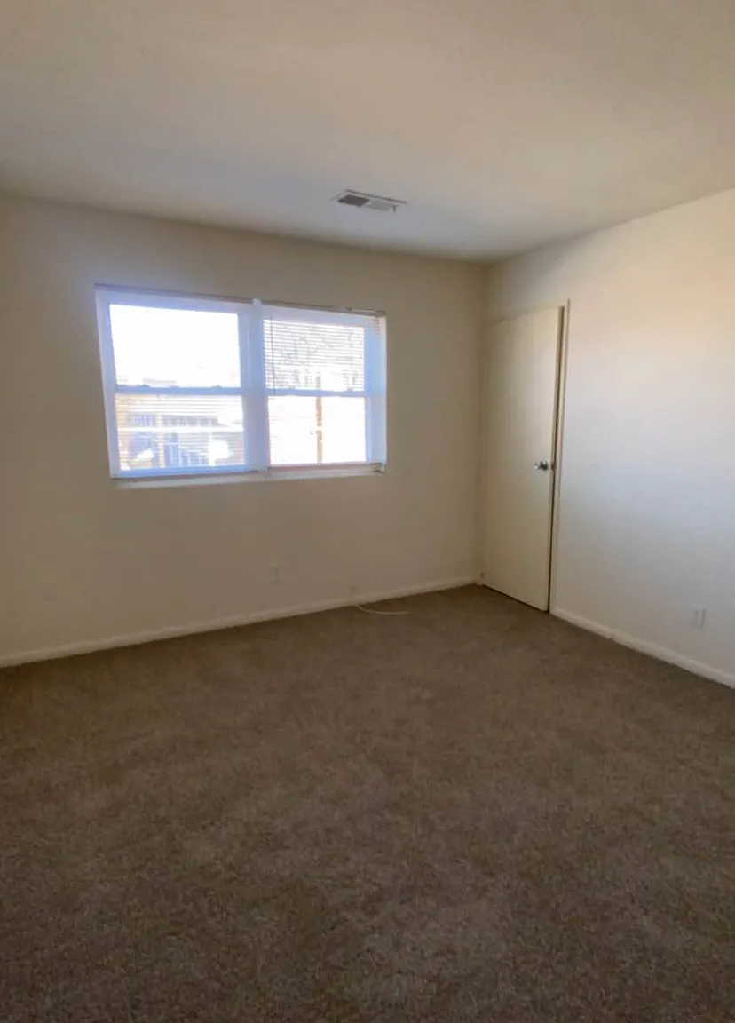 1 bed, 700 sqft, $1,280 — Photo 2
