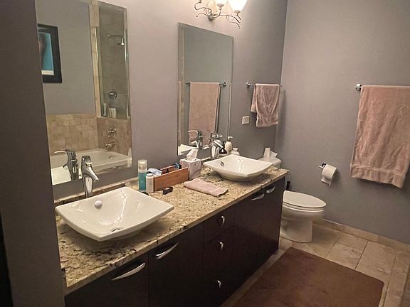 4th image of 360 W Illinois St APT 303