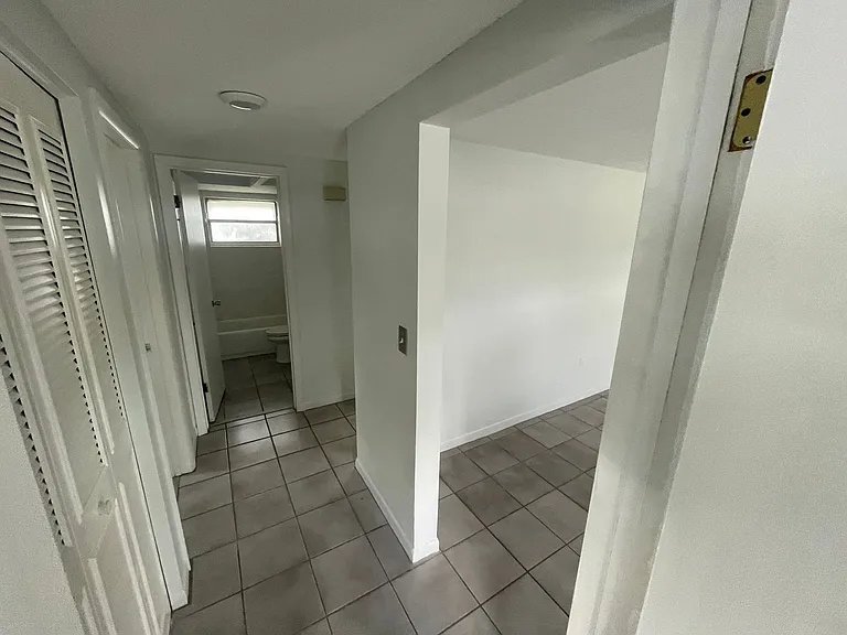 7552 Cumber Dr — Photo 32