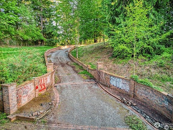 3rd image of 6920 Fisher Road