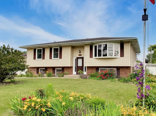 6712 Old Porter Rd, Portage, IN 46368