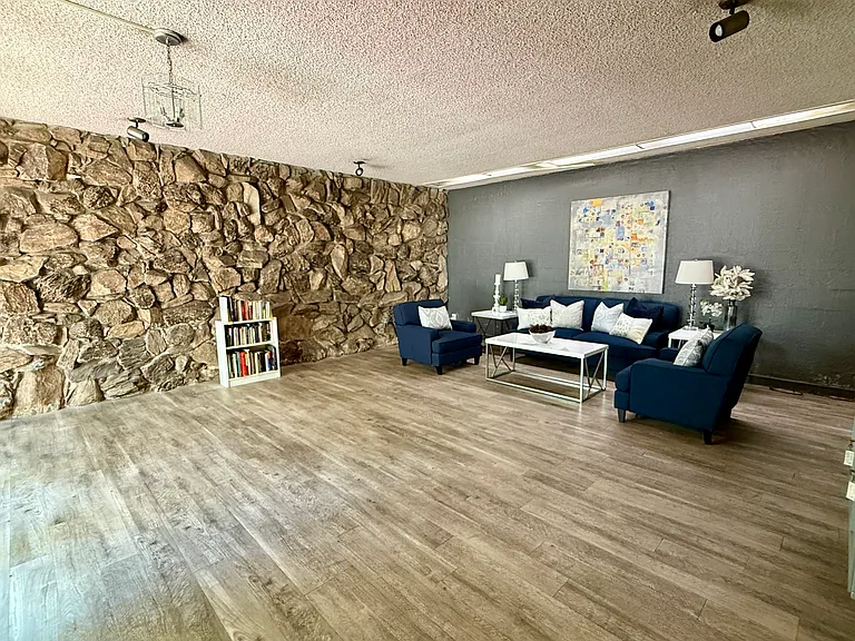 1115 Cordova St #114 — Photo 11