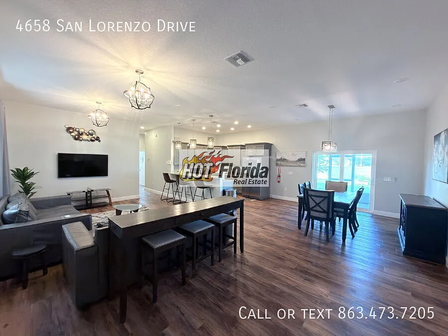3-bedroom, 2-bathroom home with a 2-car garage — Photo 2