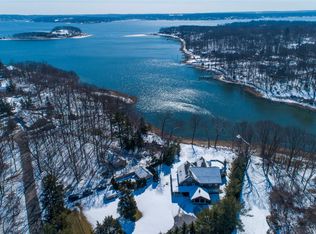 100 Cove Rd, Northport, NY 11768
