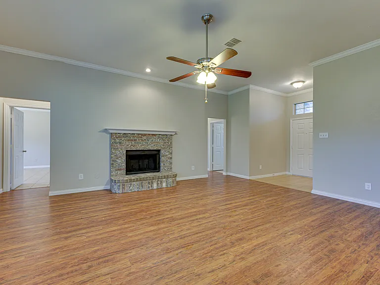 102 Paloma Cir — Photo 6