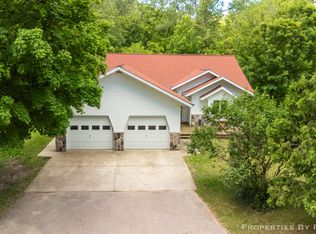 6635 Vinton Ave NW, Comstock Park, MI 49321