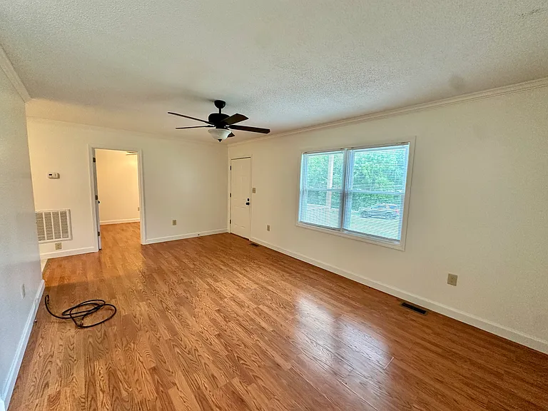 2155 Valley Rd — Photo 6