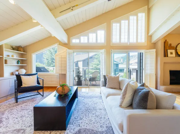 235 Spur Ln APT 606, Ketchum, ID 83340