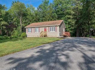 8 Pleasant Ln, New Gloucester, ME 04260
