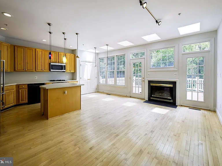 1156 Regal Oak Dr — Photo 17