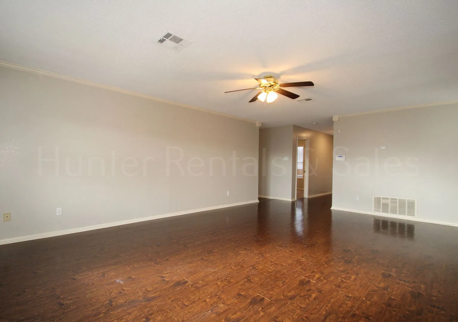 Rent Me Now!! — Photo 4