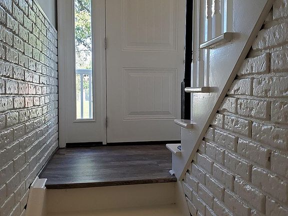 5th image of 881 Tradewind Dr