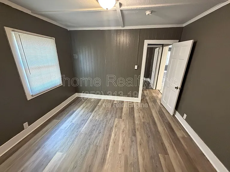 615 Manchester St SE — Photo 15