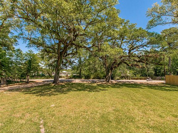 4th image of 18338 Pin Oak Ln