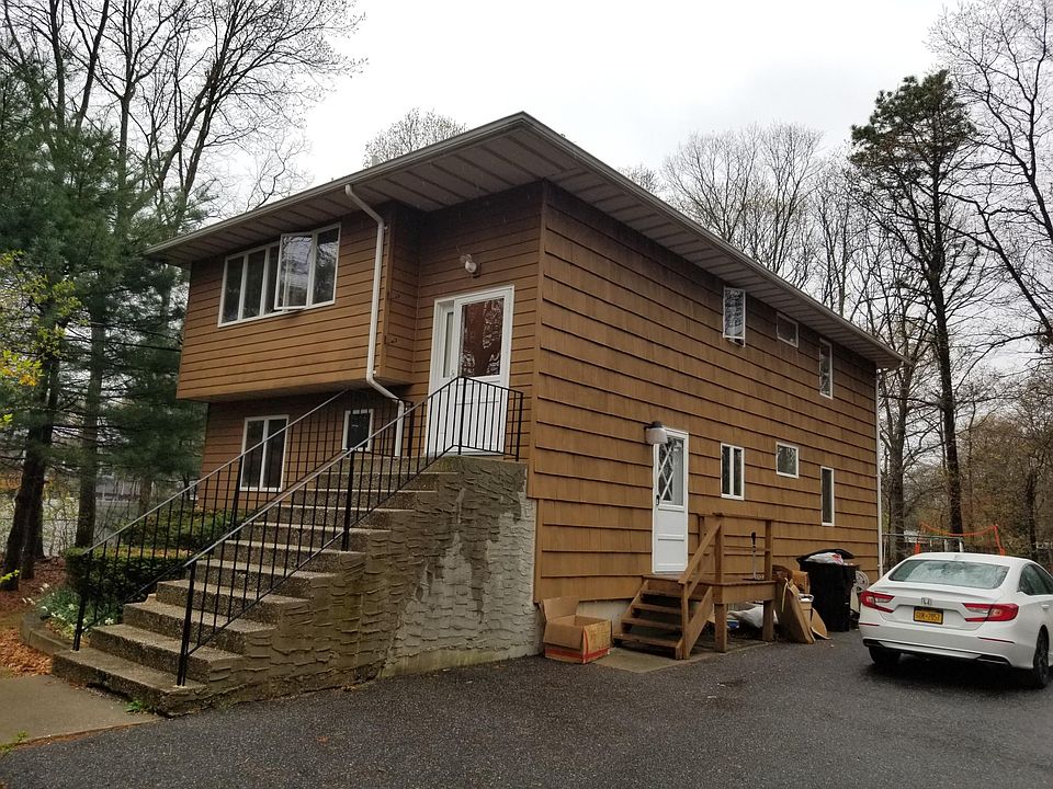 1st image of 360 Brookville Ave Floor 2