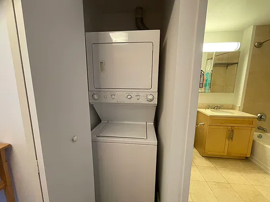 Rented by BATTERY PARK CITY RESIDENTIAL LLC | media 18