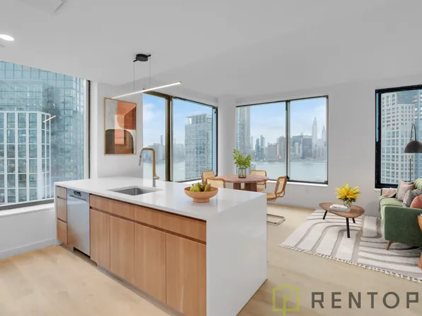 87 Commercial Street image 2 of 12