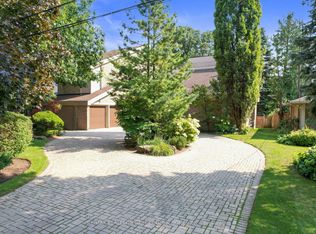 19 Vernham Ave, Toronto, ON M2L 2B1