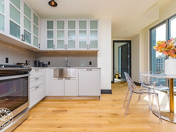 2nd image of 10 Montieth St #993