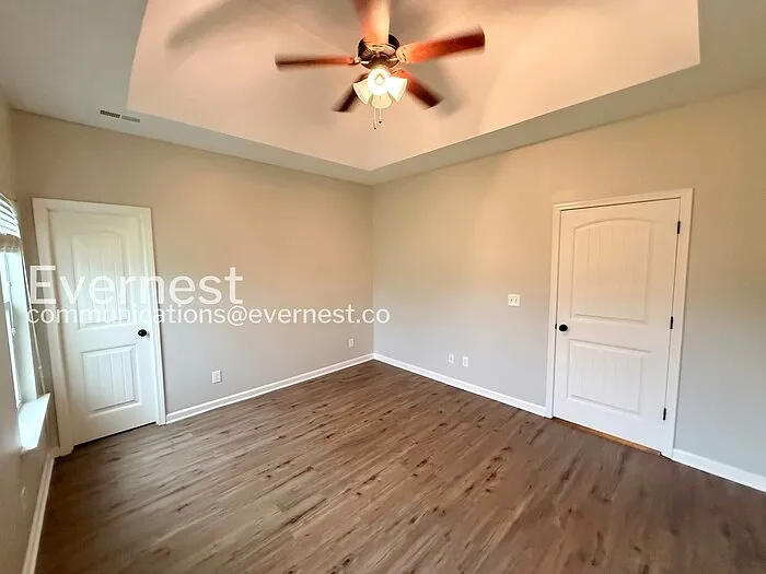 208 Hampton Dr — Photo 13