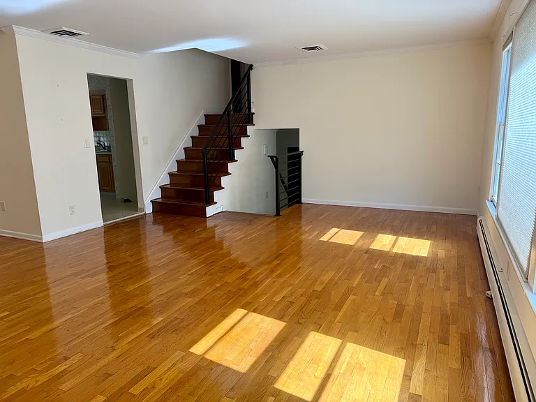 2 Eisenhower Rd — Photo 7