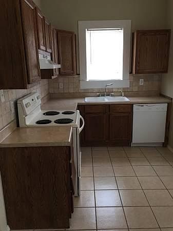 1st image of 2827 Highland Ave