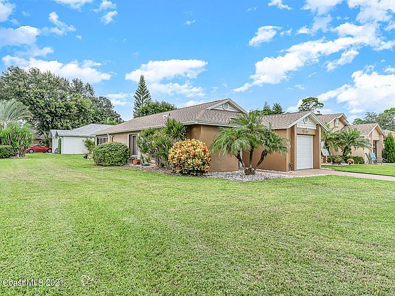 3rd image of 399 Cypress Point Dr