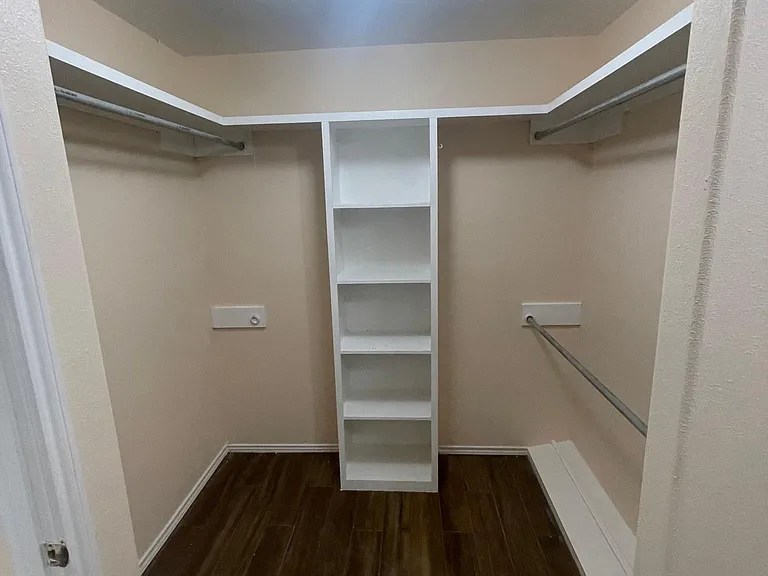 2415 Pheasant Dr — Photo 7