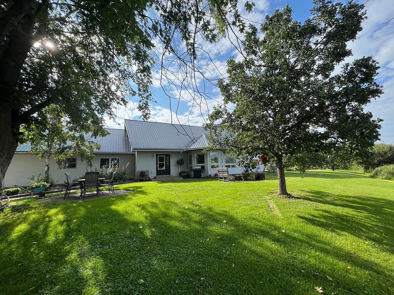 2866 12th St NW, Baudette, MN 56623 | Zillow