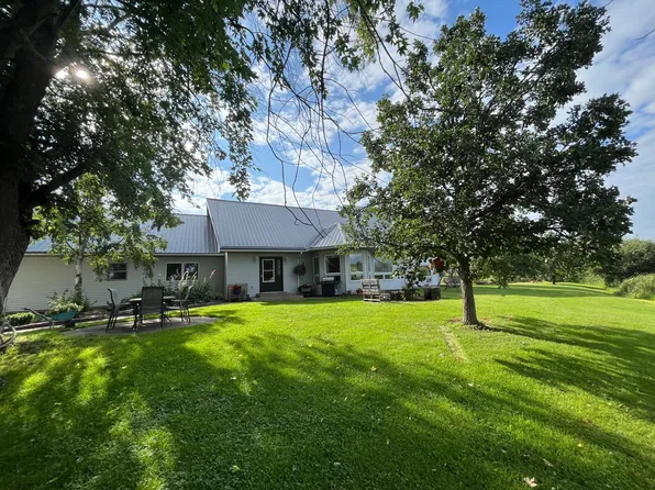 2866 12th St NW, Baudette, MN 56623