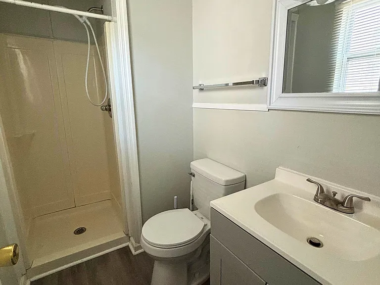 606 Anderson St — Photo 7