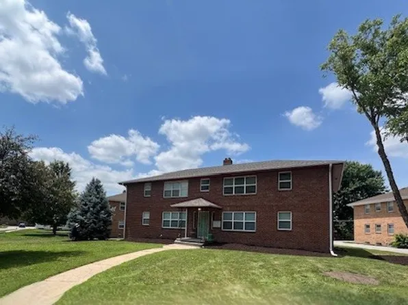 3450 S 82nd St #2, Omaha, NE 68124