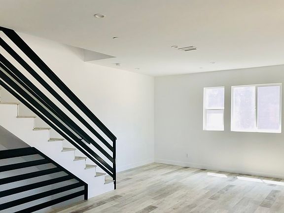 3rd image of 644 N Manhattan Pl #644