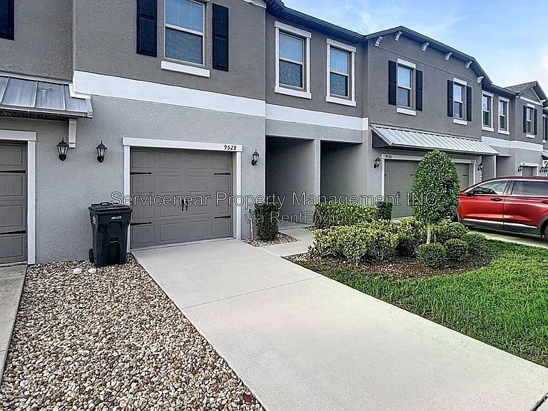 9528 Pembrooke Pines Dr — Photo 4