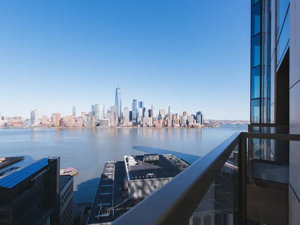99 Hudson Street image 1 of 33