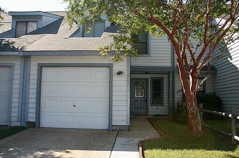 1st image of 303 Elderwood Ct