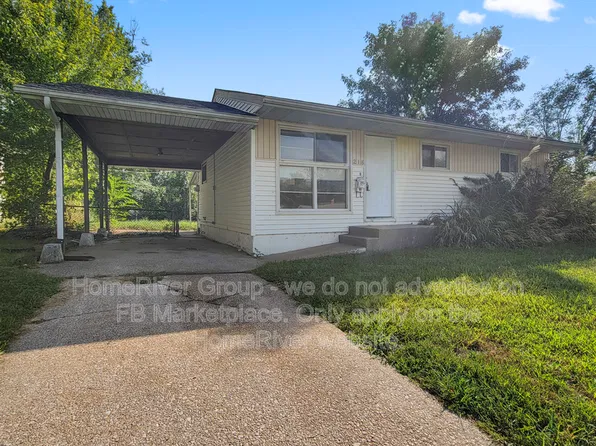 218 Ben Nevis Rd, Saint Louis, MO 63137