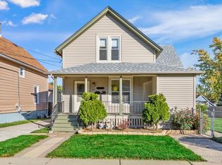 317 Vandalia St, Elgin, IL 60123