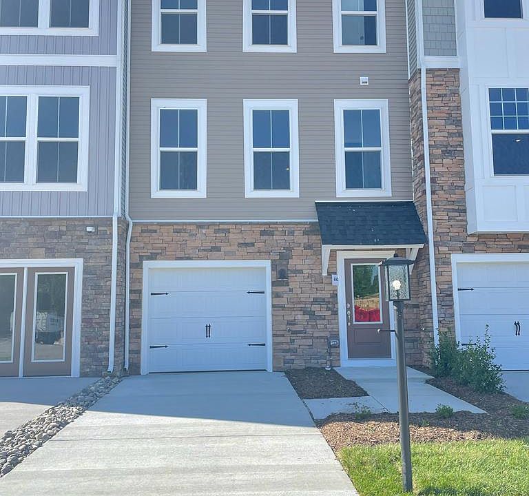 1st image of 692 McCormick Farm Dr
