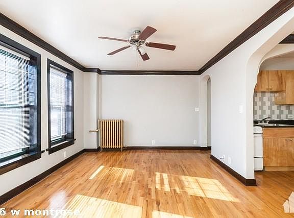 2nd image of 846 W Montrose Ave #716