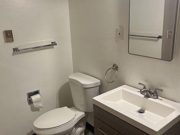 2nd image of 1701 W 7th Ave #B