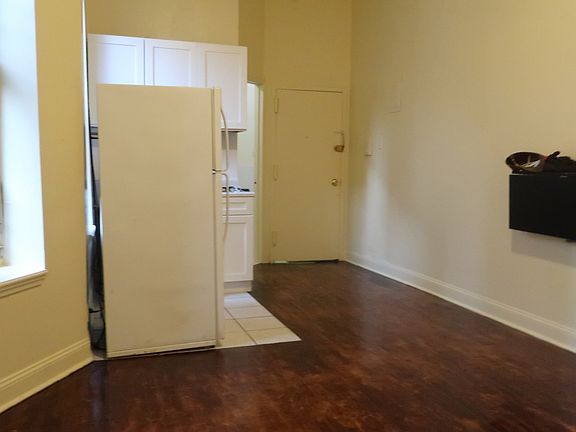 4th image of 1829 Madison Ave #1B