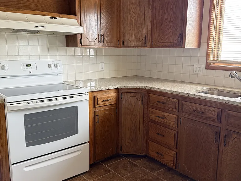 605 N Humbolt Ave — Photo 4