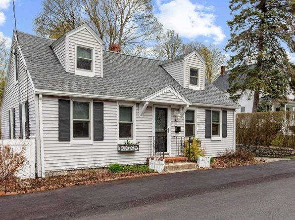 42 Myrtle St, Weymouth, MA 02189