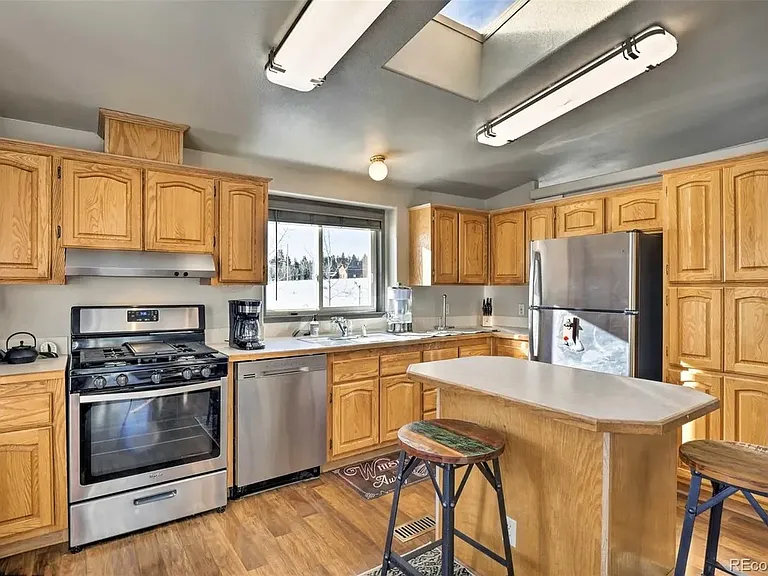 443 Vine Rd — Photo 4