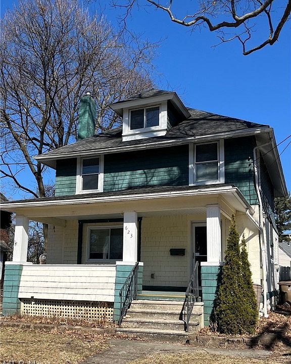 1st image of 623 School Ave