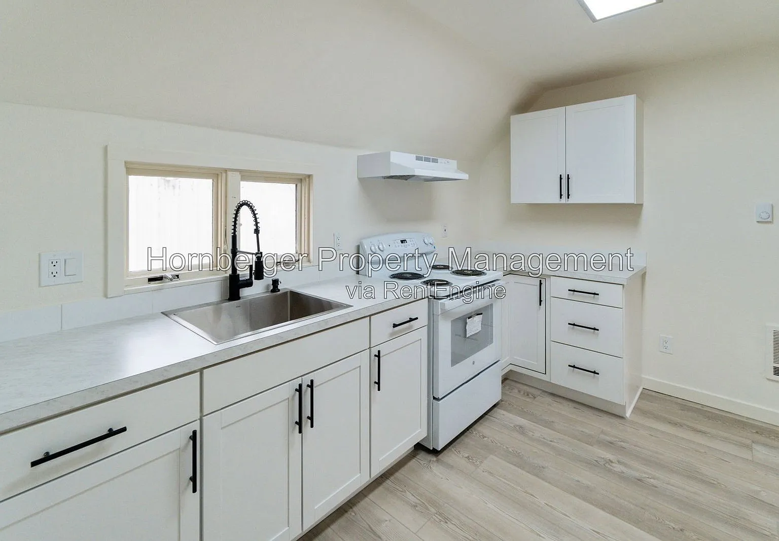 2 bed, 1.0 bath, 750 sqft, $1,095 — Photo 1