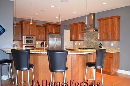 Kitchen Breakfast Bar